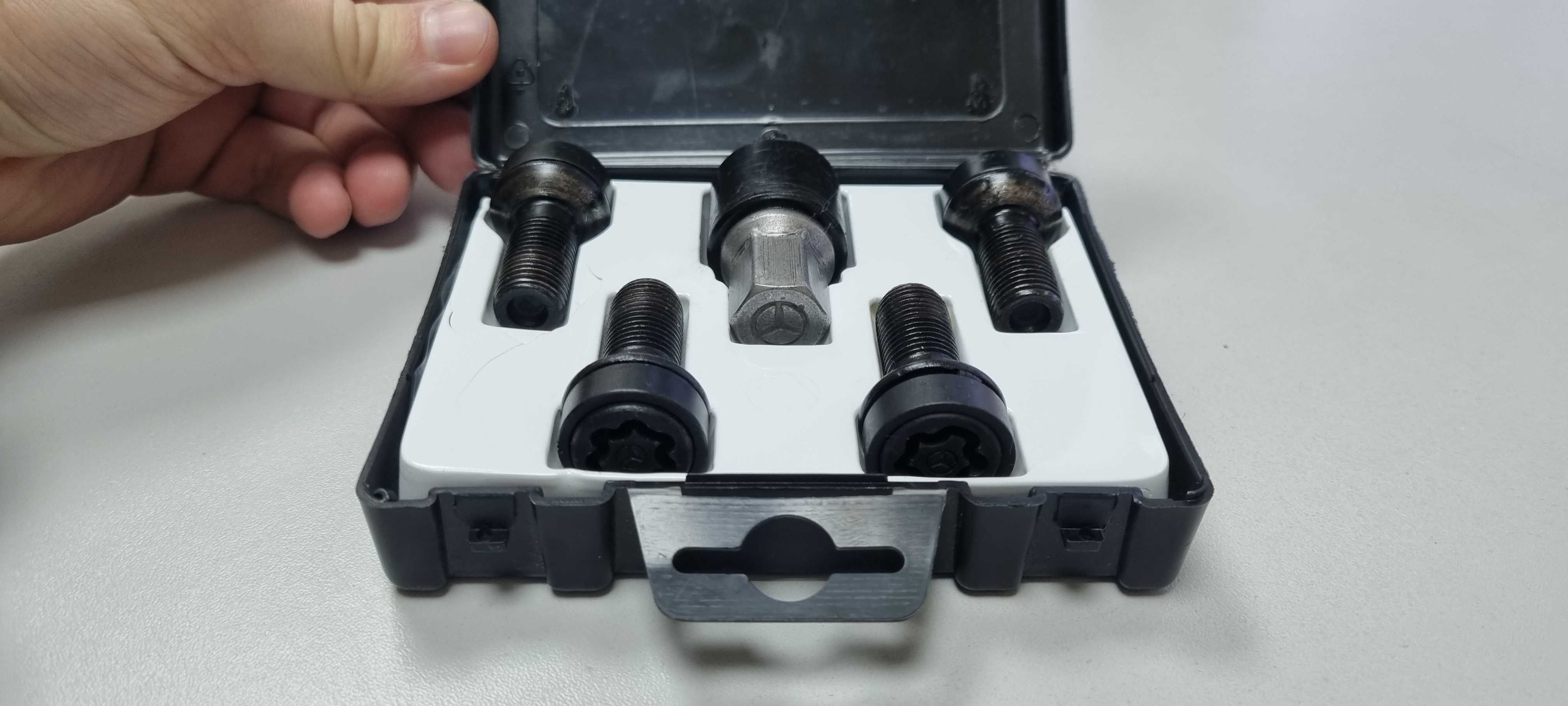 Болти секретки M14x1.5 Mercedes Benz / Infiniti A0019901607