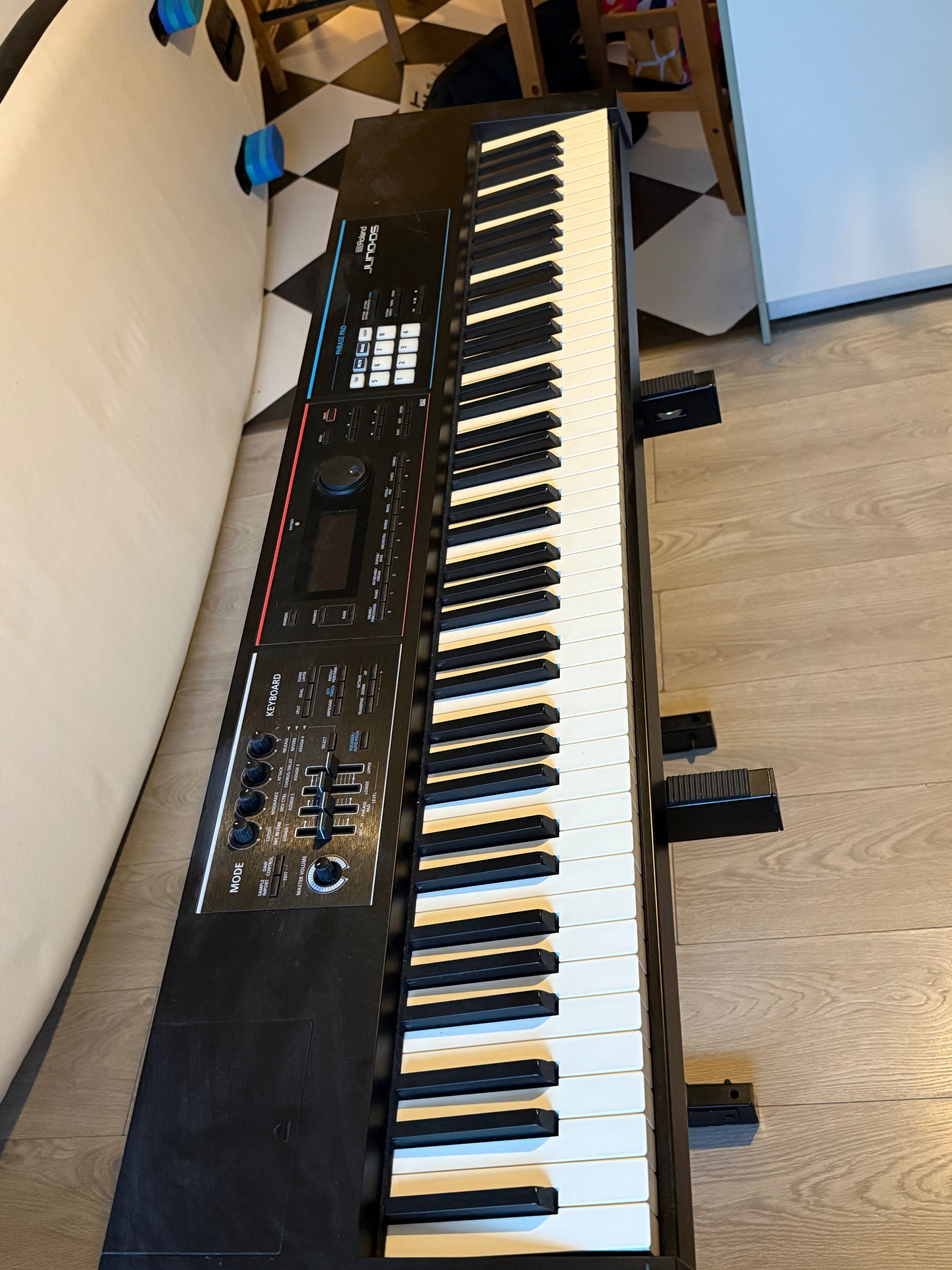 Roland Juno-DS + zestaw