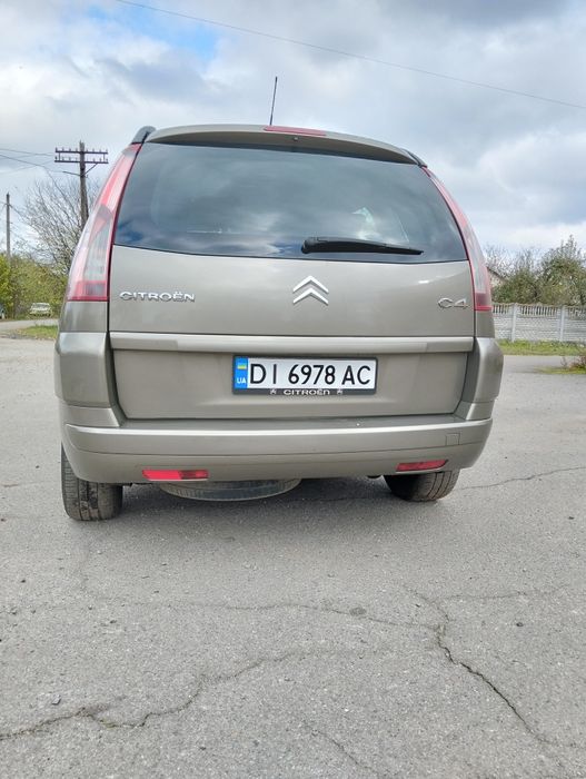 Продам гарний  7 - місний Сітроєн с4