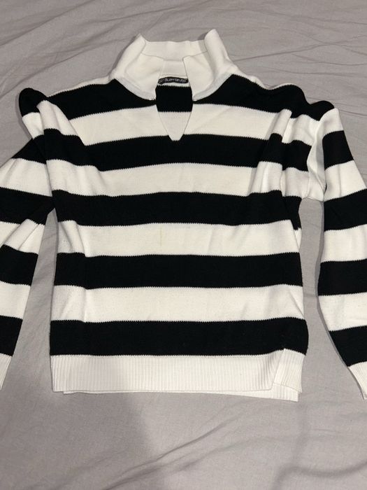 Кофта чорно-біла в полоску