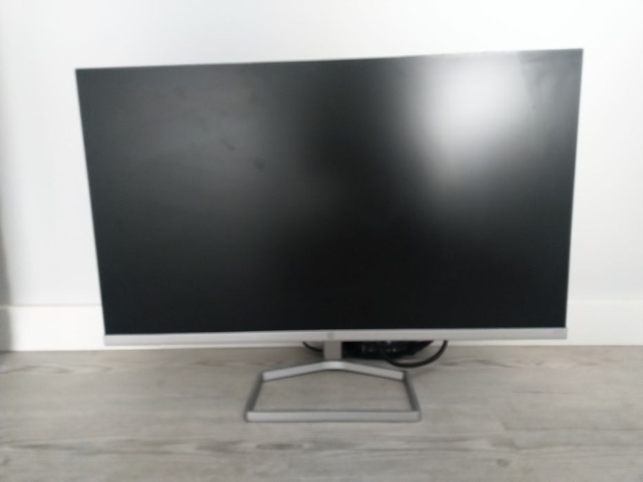 Monitor HP M24f 23.8" na garantia