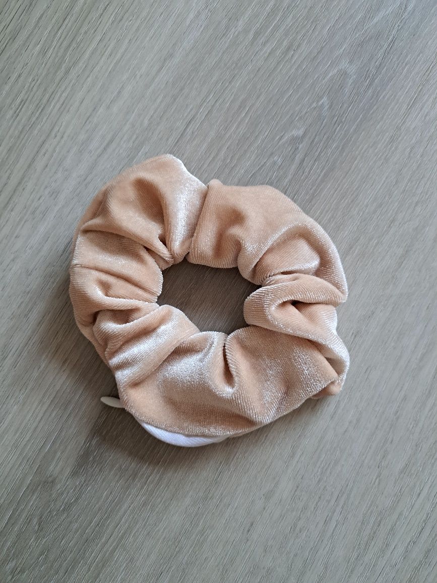 Gumka scrunchie beżowa