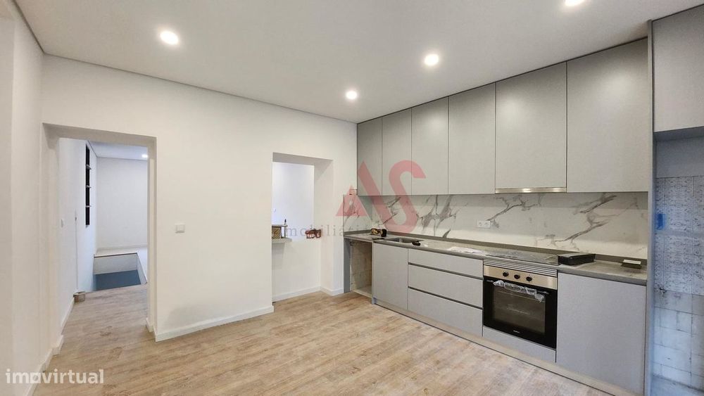 Moradia T3 Remodelada em Vila das Aves, Santo Tirso
