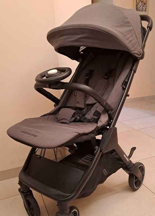 Wózek spacerowy Easywalker jackey  w kolorze ciemny szary