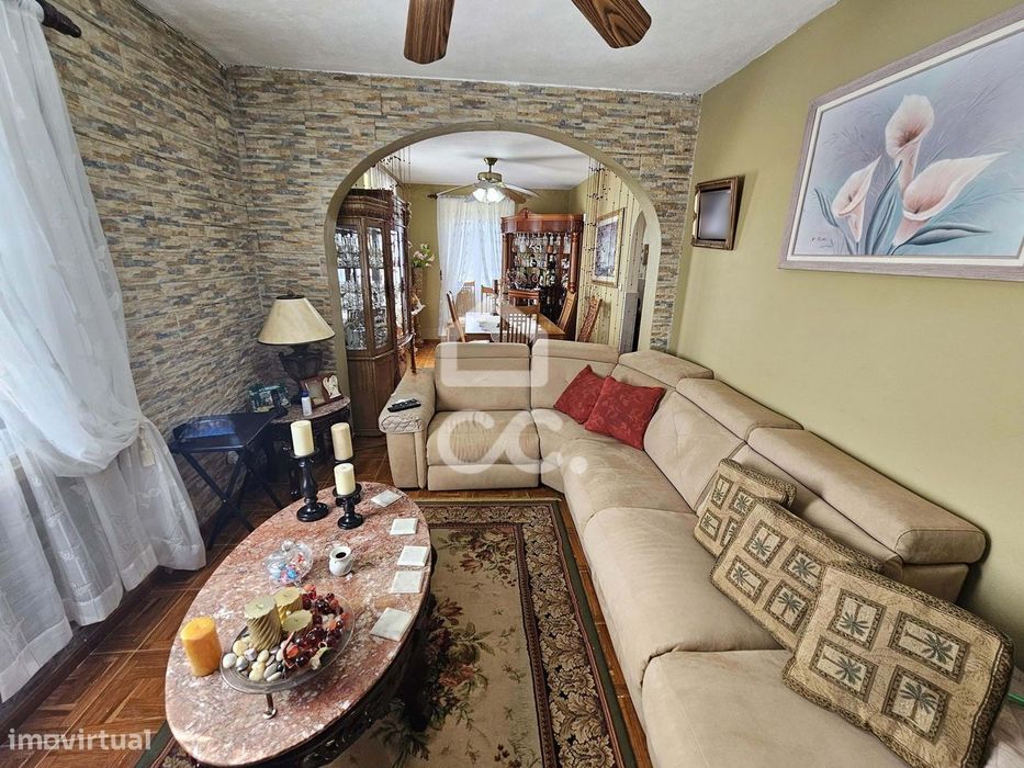 Moradia com 4 Quartos - Ginetes - Ponta Delgada