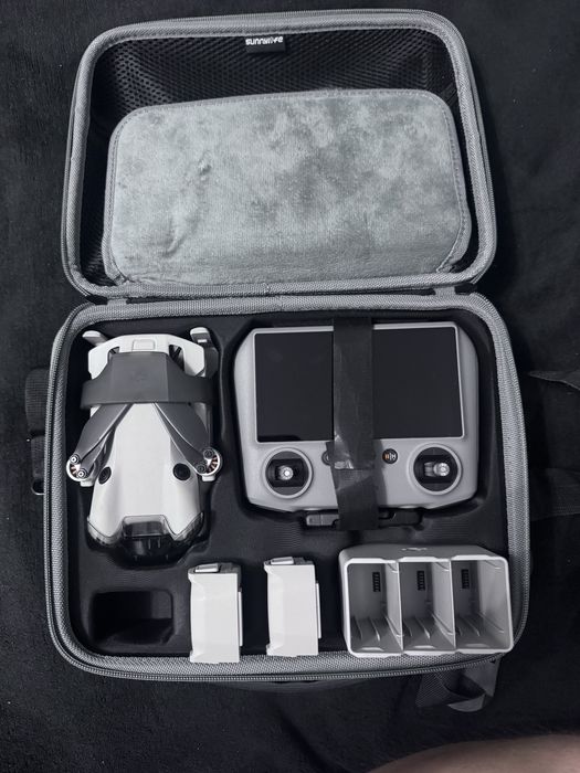 DJI mini 4 pro z akcesoriami ( 3 baterie )
