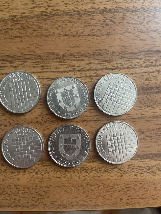 6 moedas de 25 escudos