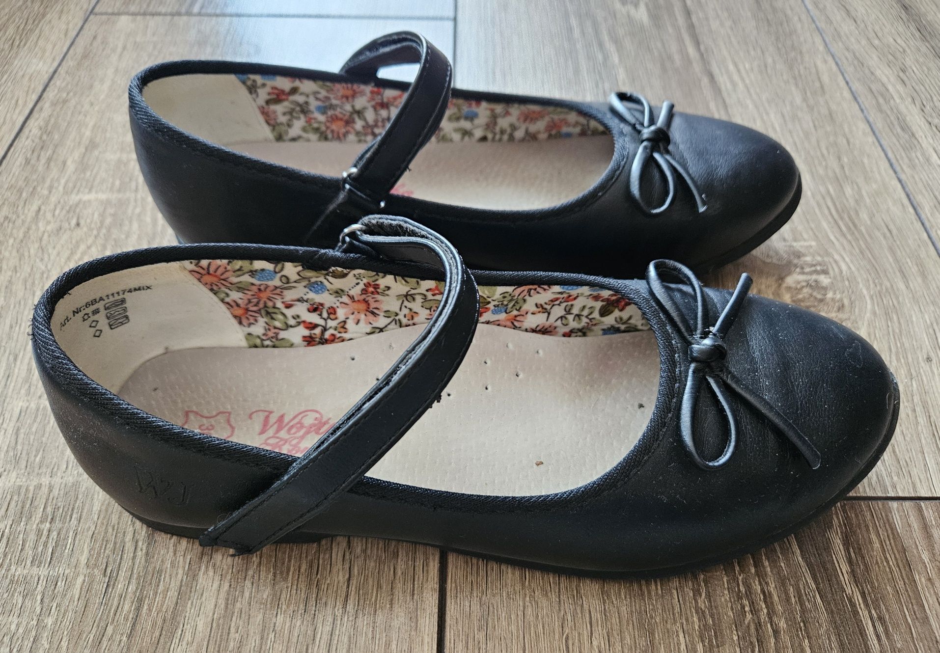 Czarne baleriny dziewczęce Wojtyłko rozmiar 36, dł. wkładki 22,5 cm