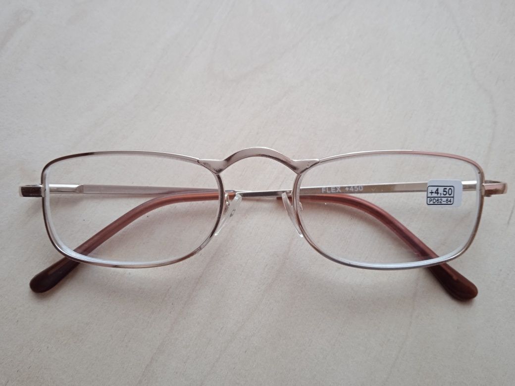 Очки Окуляри , що коригують зір з оптичними лінзами з пластмаси +4.50