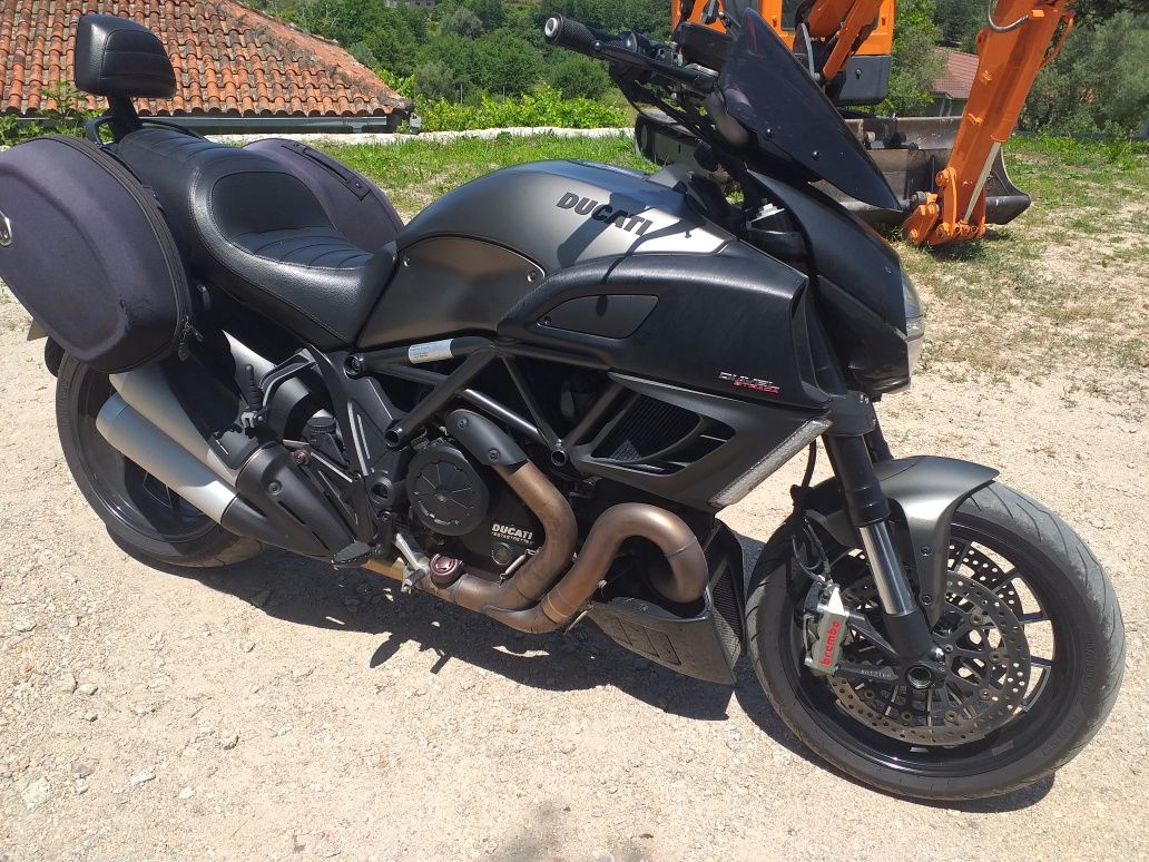 Ducati diavel strada