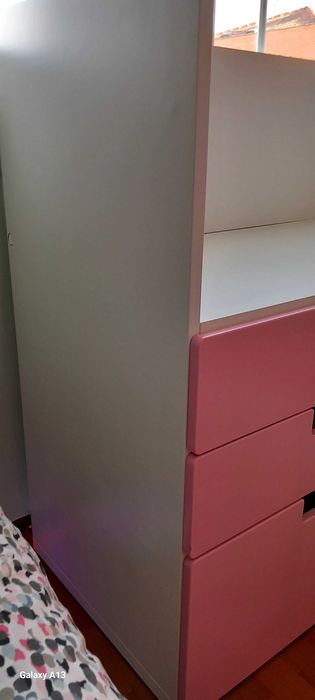 Muda fraldas, secretária