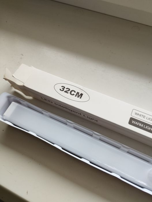 LED світильник 32 см зручний та надійний