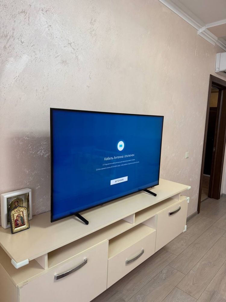 Продам smart QLED телевізор Samsung QE50Q60AAU  БУ
