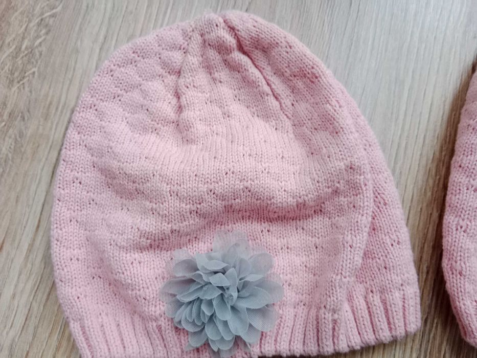 2 szt czapki z kwiatkiem biźniaczki wiosna jesień 52 cm 2-4 latka