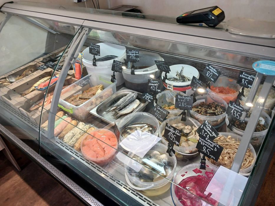 Продам холодильну вітрину