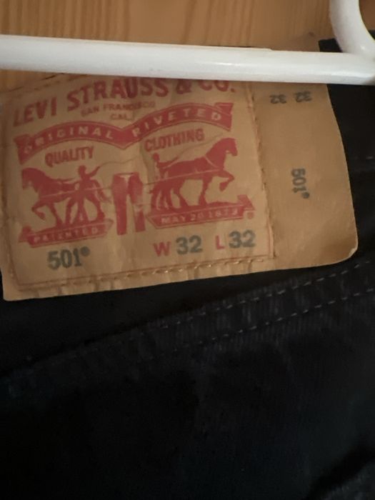 Sprzedam czarne spodnie firmy Levis kultowy model 501 W32 L32