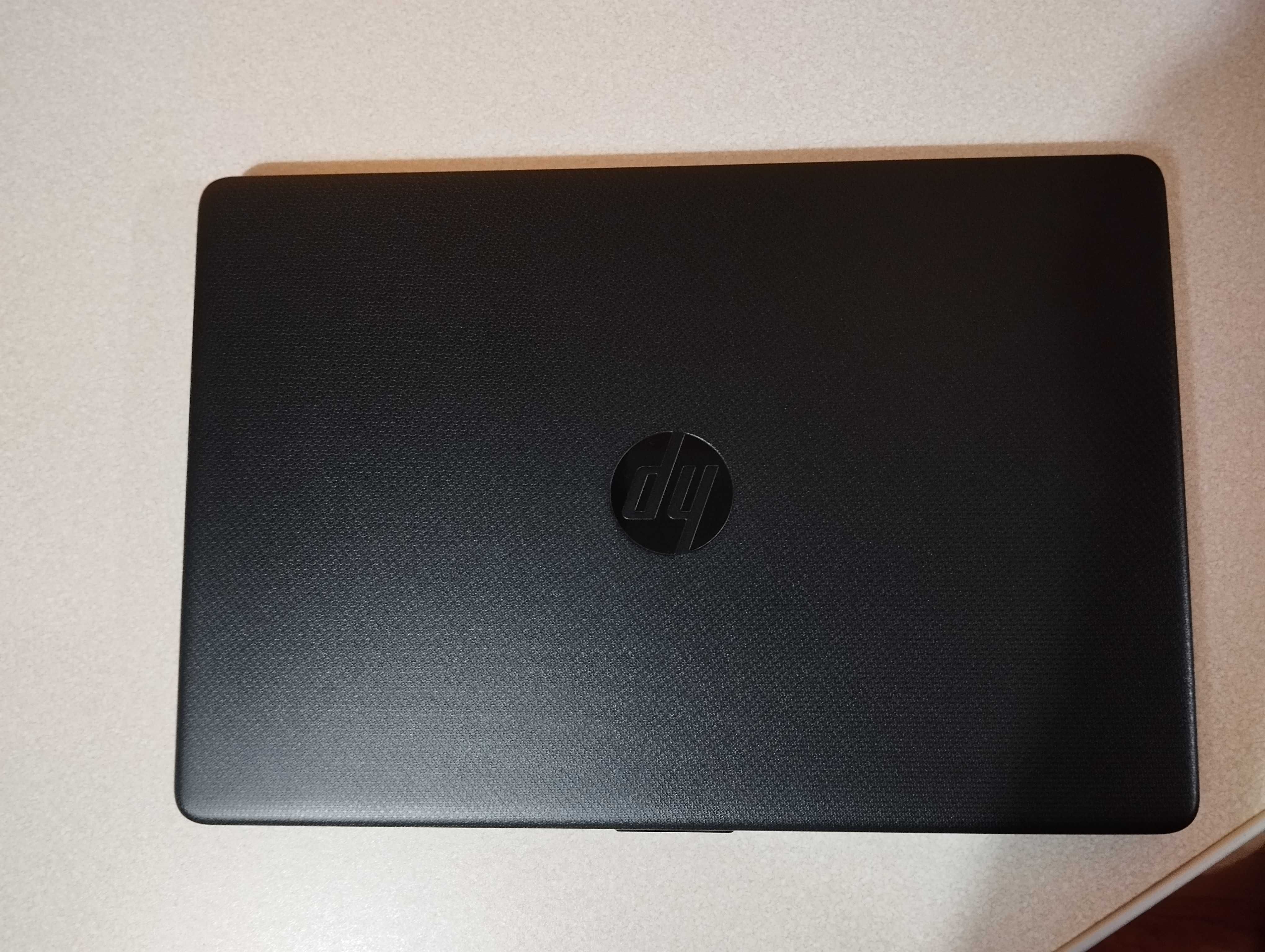 Laptop HP 15s Ryzen 3/8GB/256/Win11