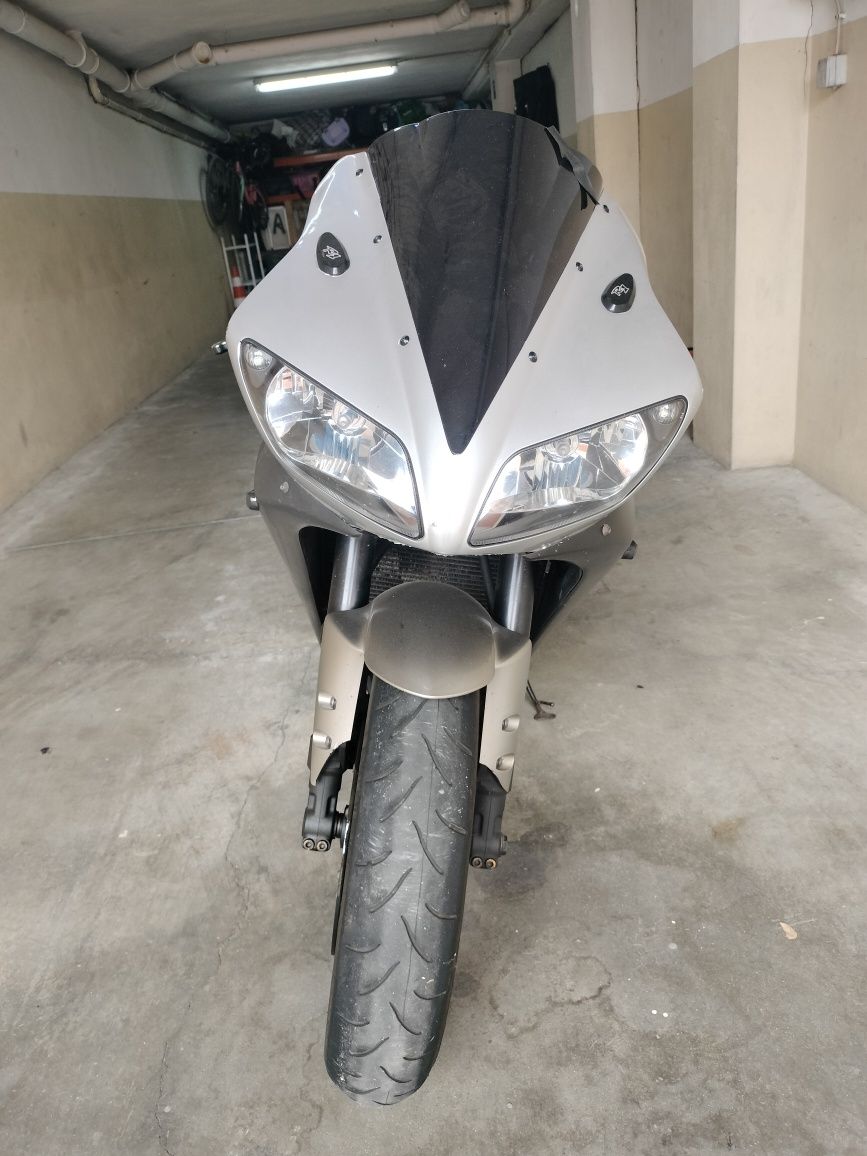 Mota Yamaha YZF R1