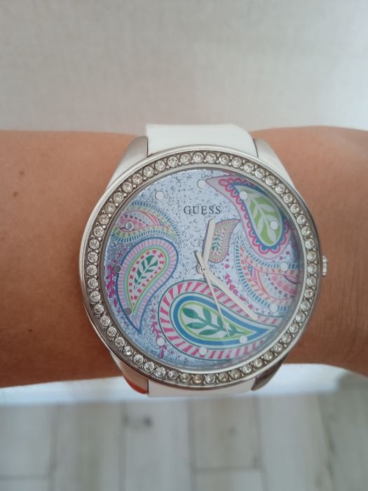 Годинник жіночий GUESS W1066L1 з колекції Ladies Trend