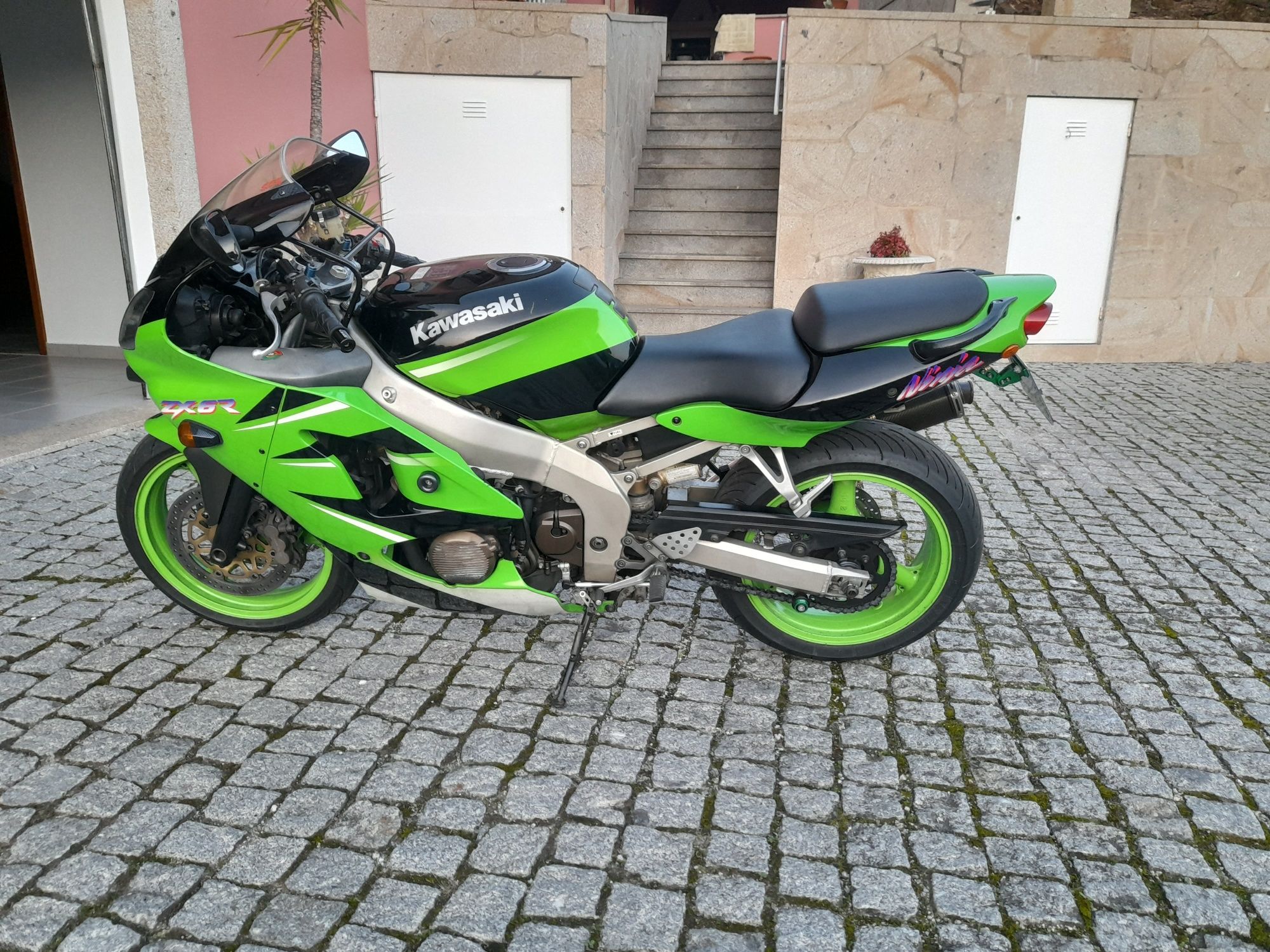 kawasaki ninja zx6r