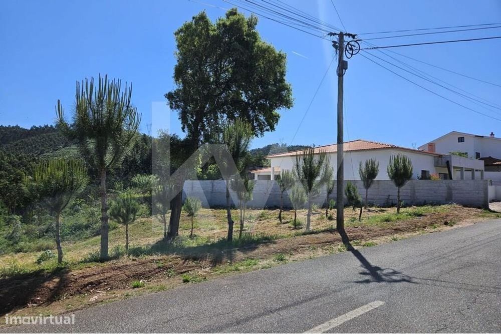 Terreno | Viabilidade de construção | 2.318 m2 | Boa exposição solar