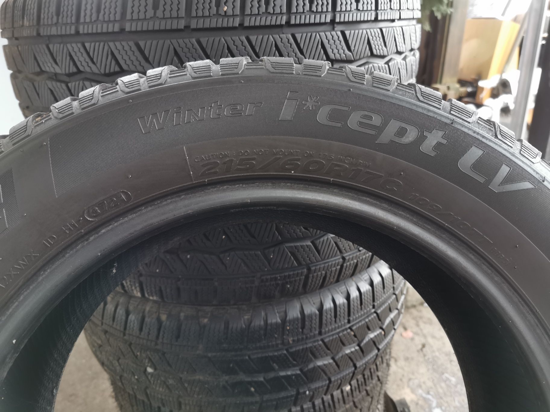 Opony zimowe 215/60r17C 21r