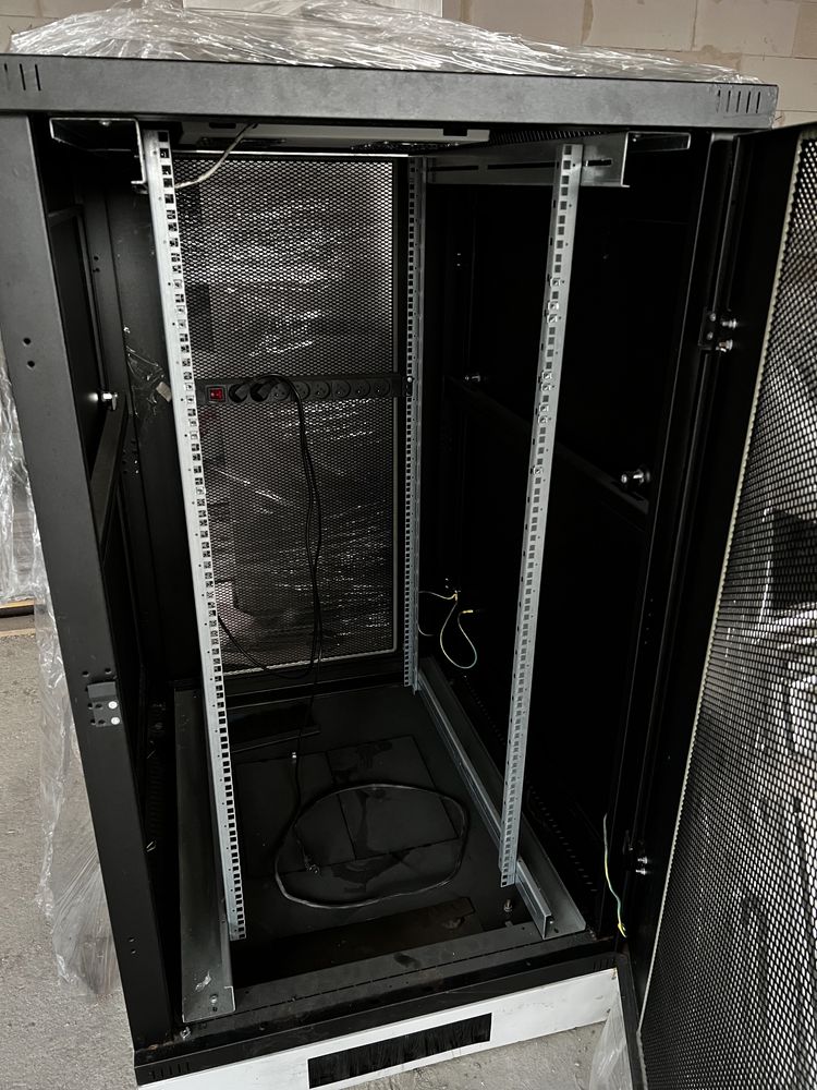 Szafa rack triton RMA 27