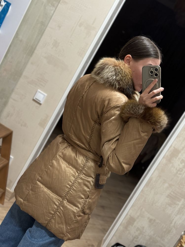 Пальто пуховик с натуральным мехом