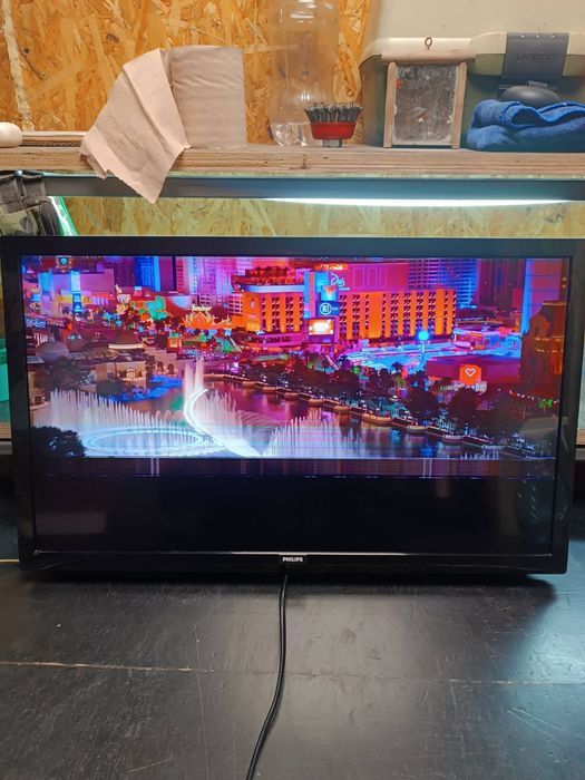 Телевізор Philips 24 PFS 6805/12 нижня частина екрану не показує