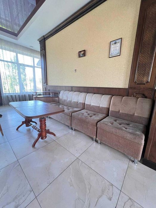 Продаж комерційного приміщення під ресторан та готель