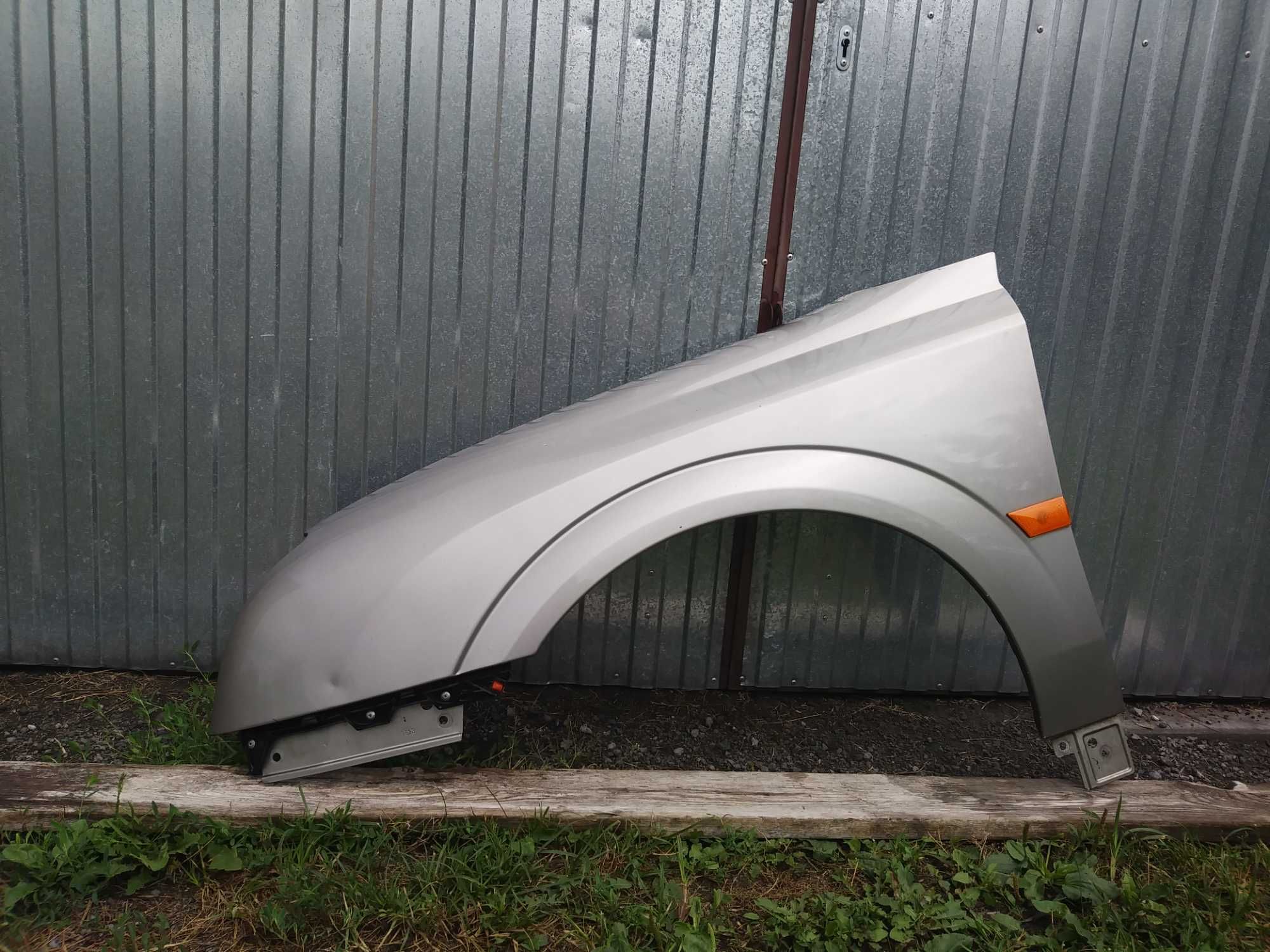 Opel Vectra C Signum Błotnik prawy przód L.P. kolor beżowy Z158