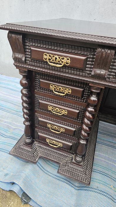 Secretaria e mesa de apoio madeira torcida