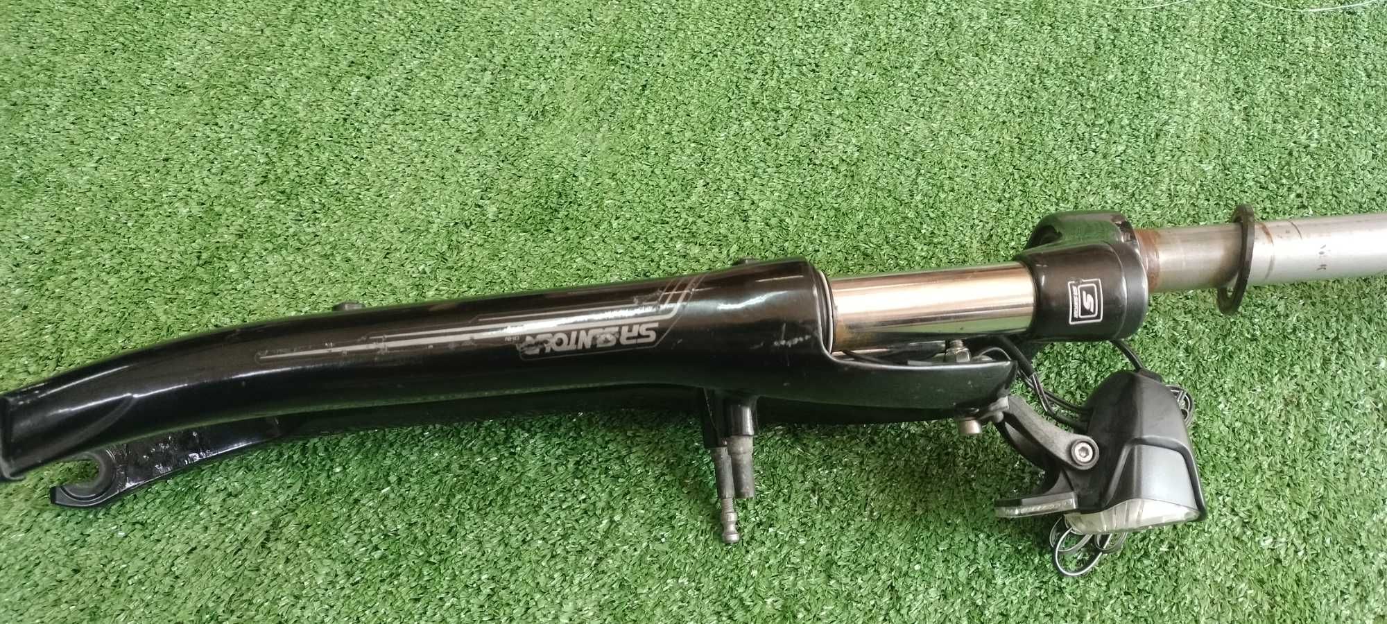 Amortyzator widelec 28" SR Suntour plus Lampka