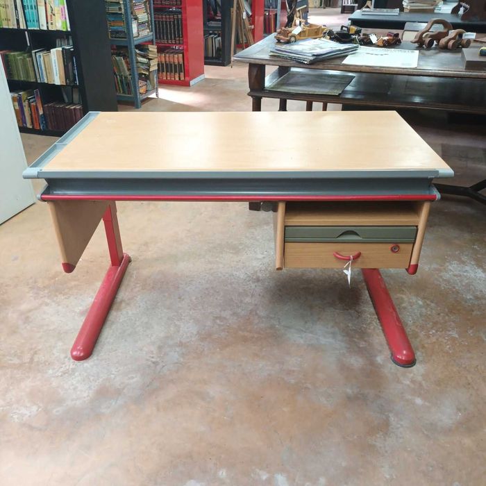 Secretária / Estirador com altura regulável