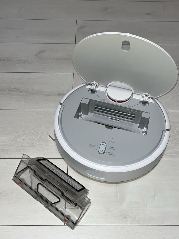Робот-пилесос Xiaomi Mi Robot Vacuum Cleaner