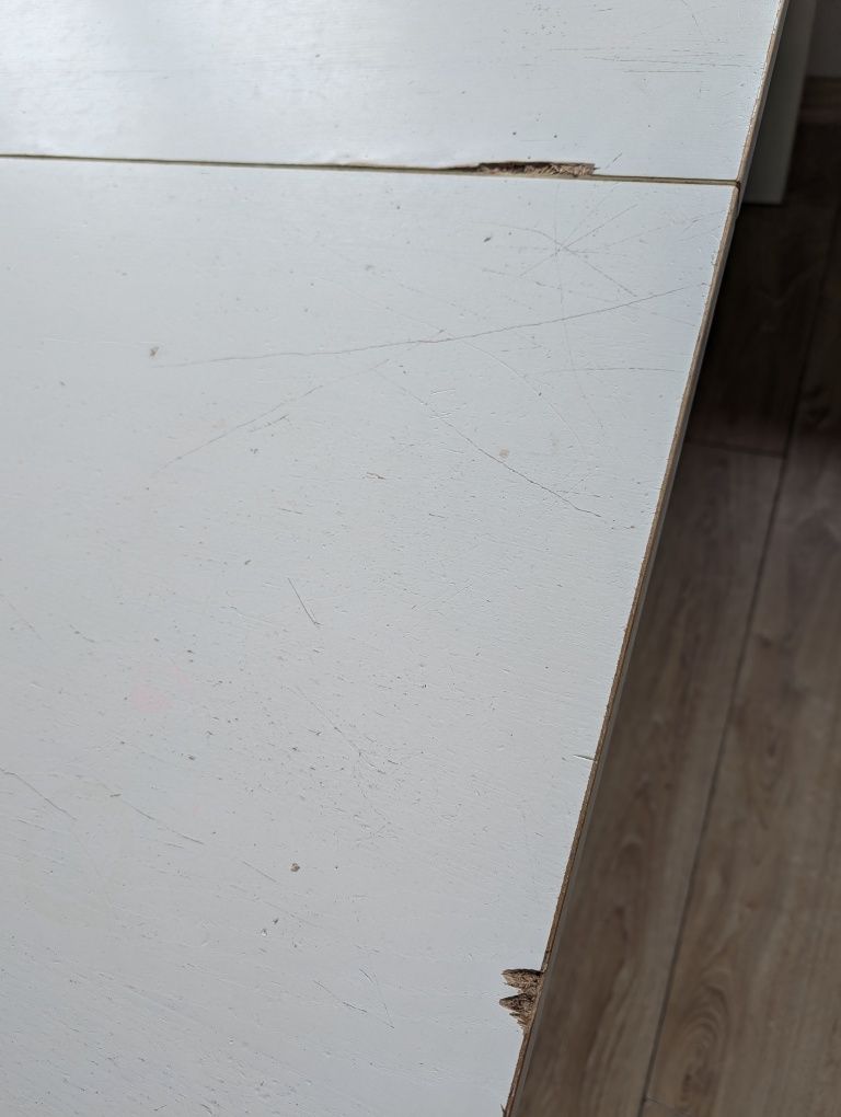 Duży biały stół rozkładany do jadalni