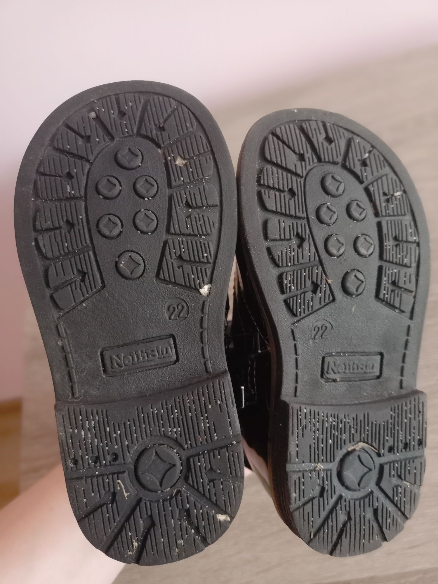 Buty dziewczęce 22