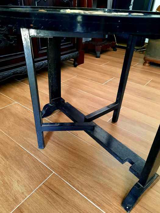 Mesa de apoio,  redonda oriental