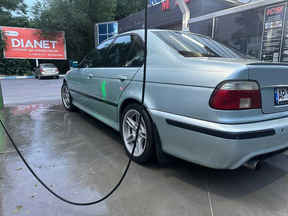 Продам BMW E 39 528i