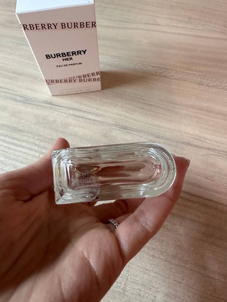 BURBERRY Her парфумована вода 50 мл