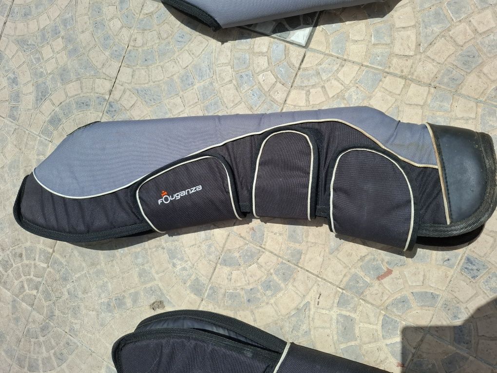 Caneleiras de viagem para cavalo