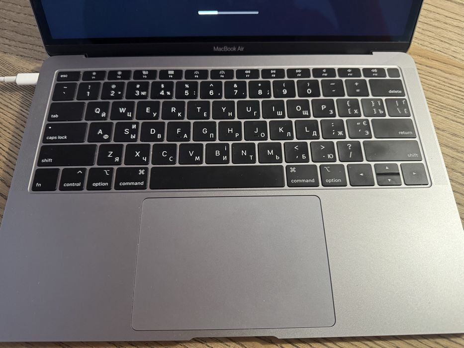 Macbook Air 8,2 256 gb Intel core i5 2019  space gray