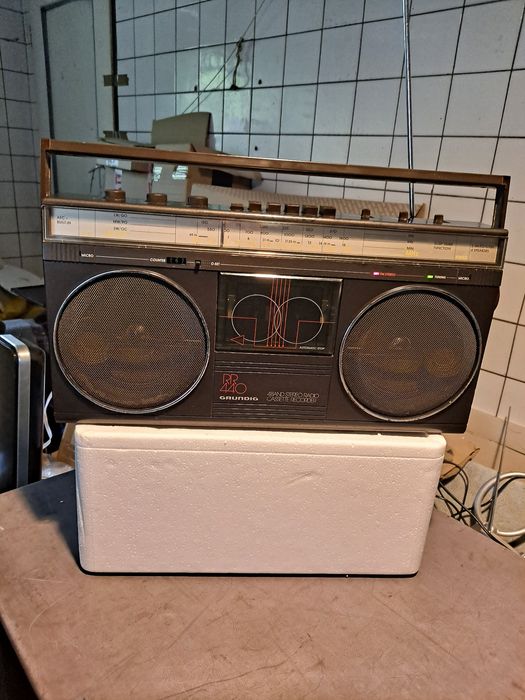GRUNDIG RR 440 - 4 Band Stereo Radio Cassette Recorder