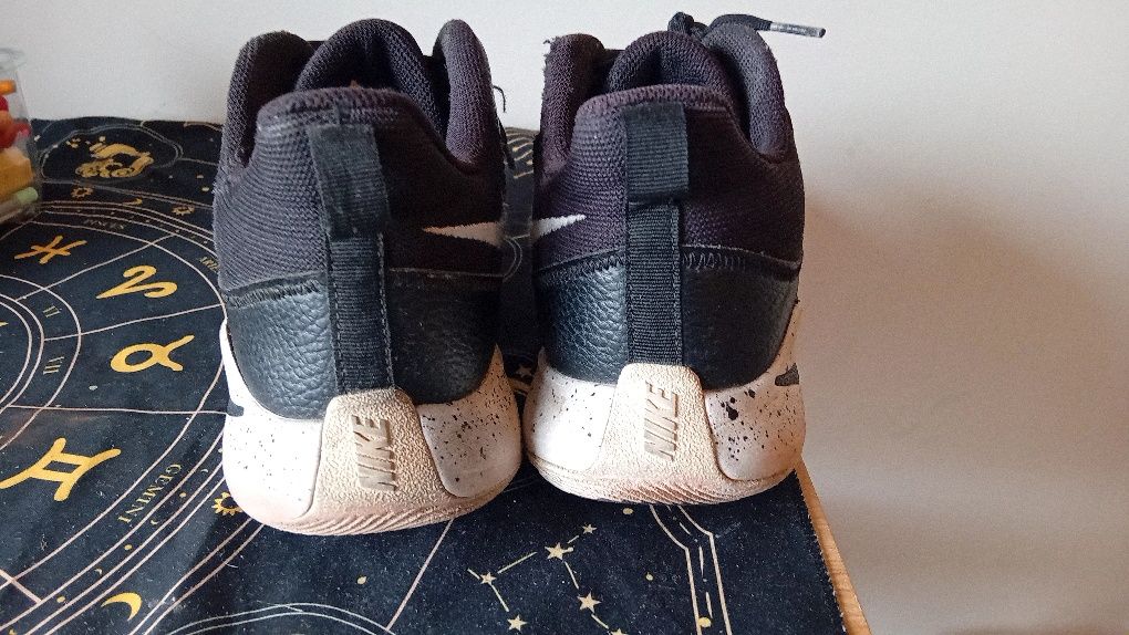 Tenis de basquete
