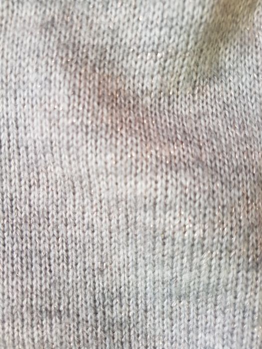 Reserved fajna i ciepła czapka z błyszczącą nitką szara