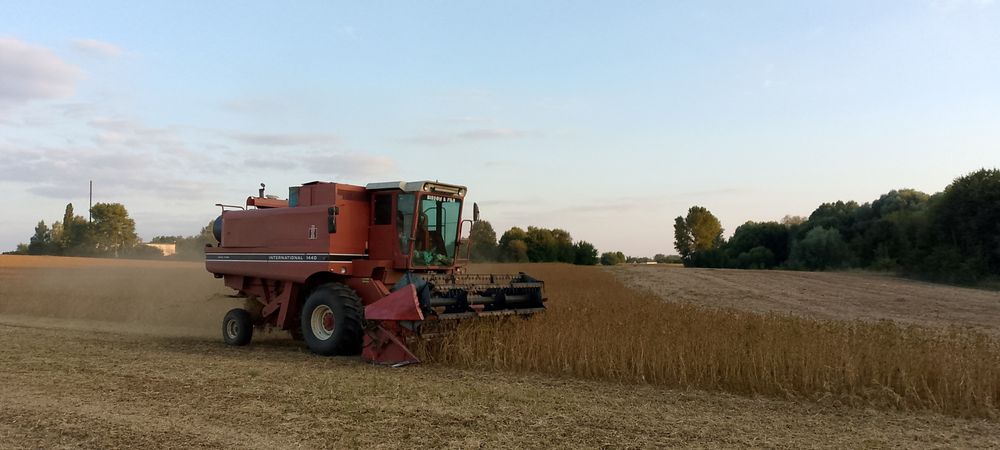 Продам комбайн case 1440