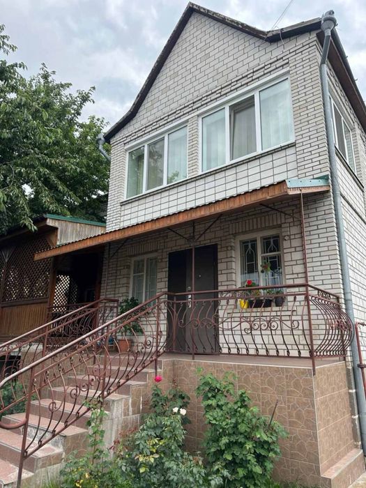 Продам 2х поверховий буд на Карбишева