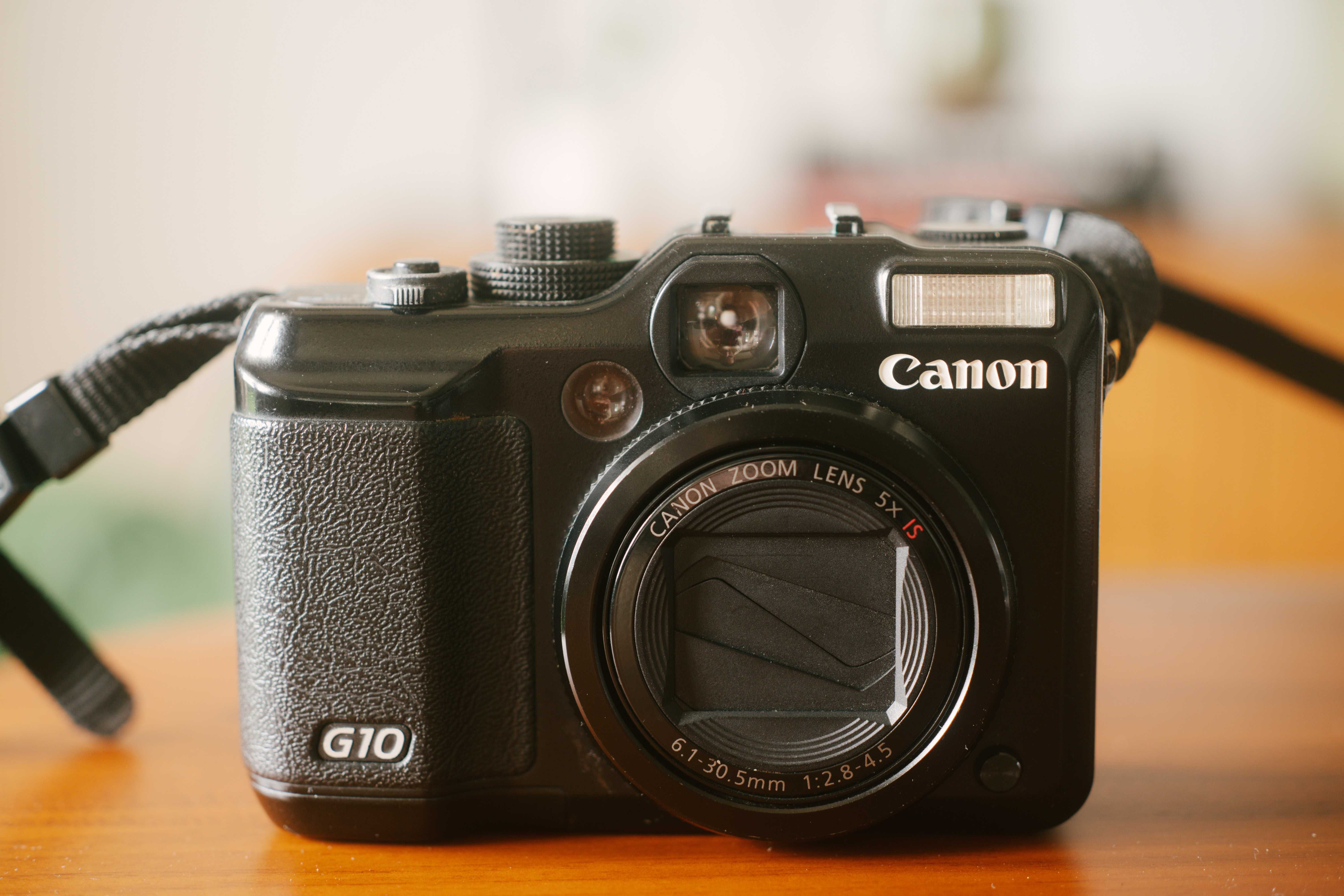 Canon Powershot G10 - sensor CCD