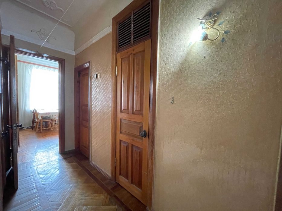 Продам Сталинку, в доме со шпилем, на Плехановской.(404261)