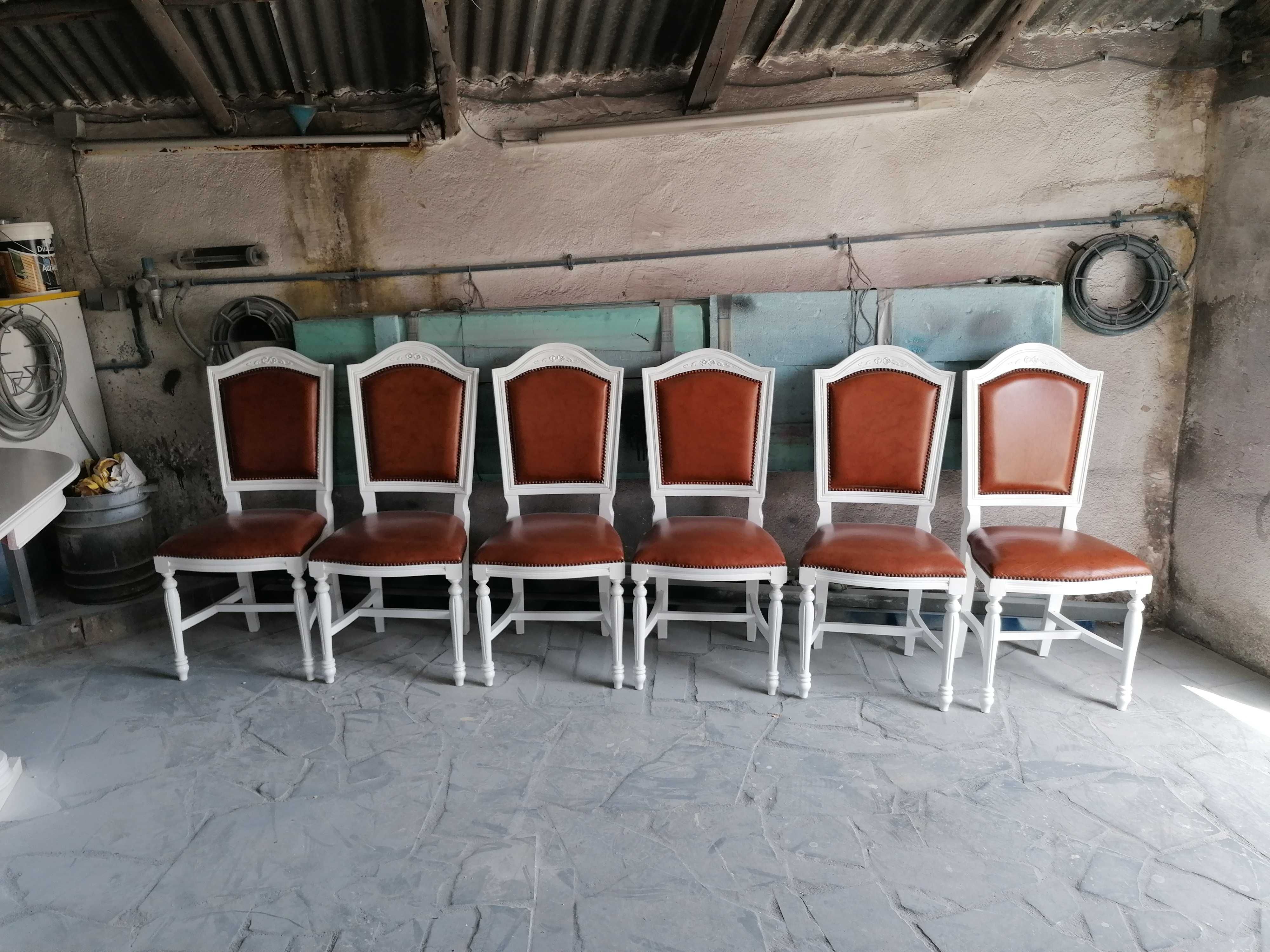 Mesa e conjunto de 6 cadeiras Madeira